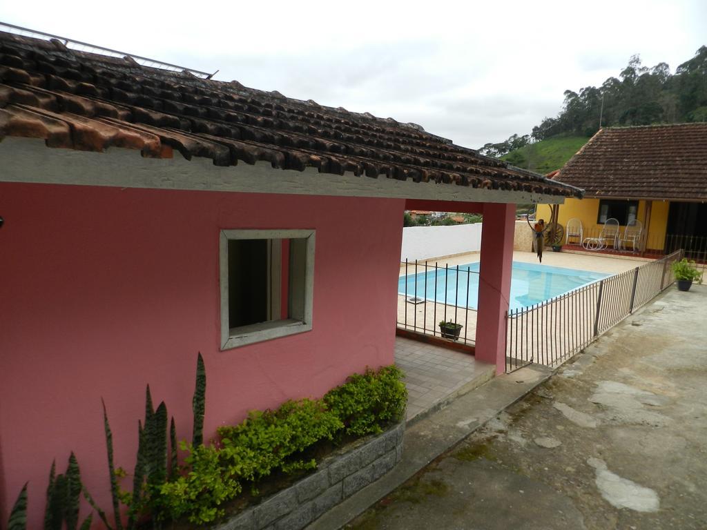 Pousada Hospedaria Santa Clara Santa Rita de Jacutinga Exteriör bild