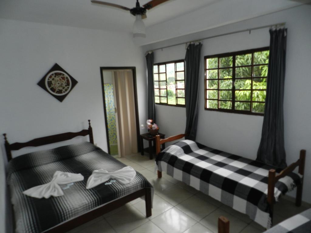 Pousada Hospedaria Santa Clara Santa Rita de Jacutinga Rum bild